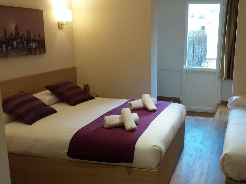 Hostal Barcelona Travel - photo 4