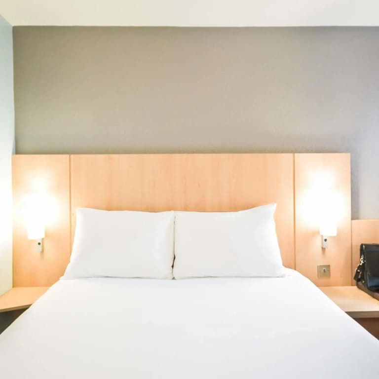 ibis London Heathrow Airport - photo 32