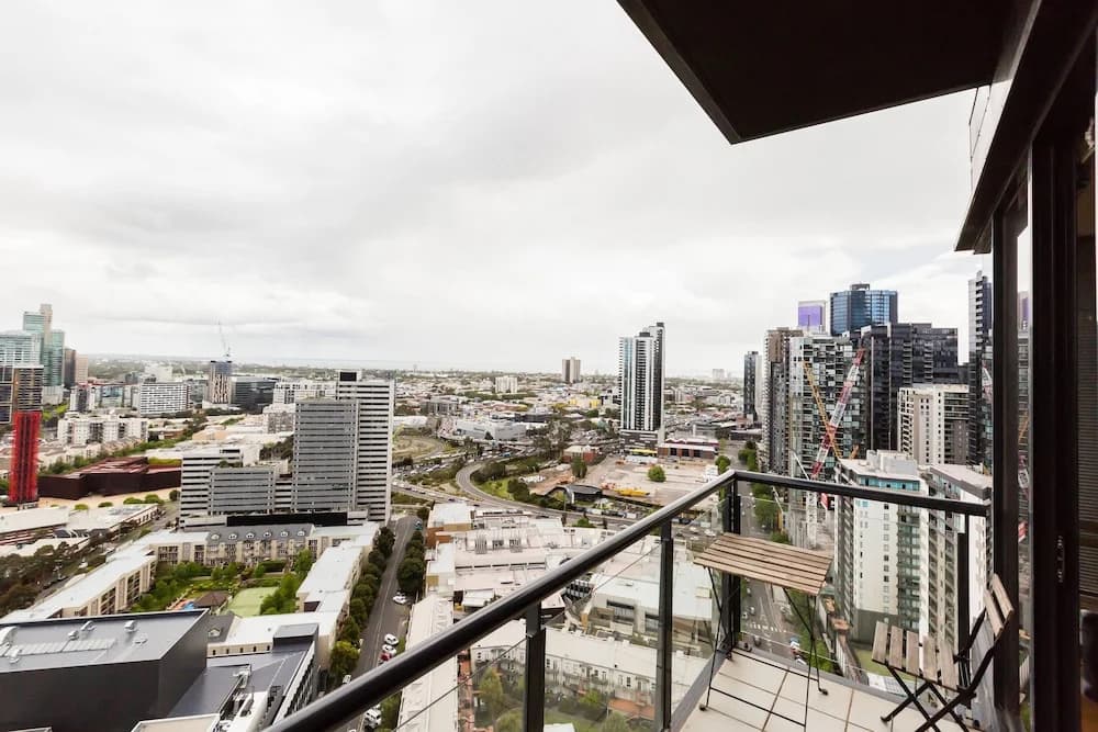MORGAN, 2BDR Southbank Apartment - photo 8
