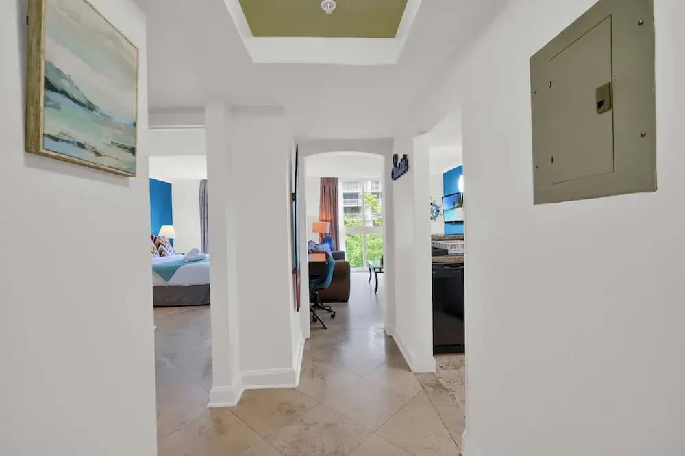Relaxing Condo with Free Parking - photo 13