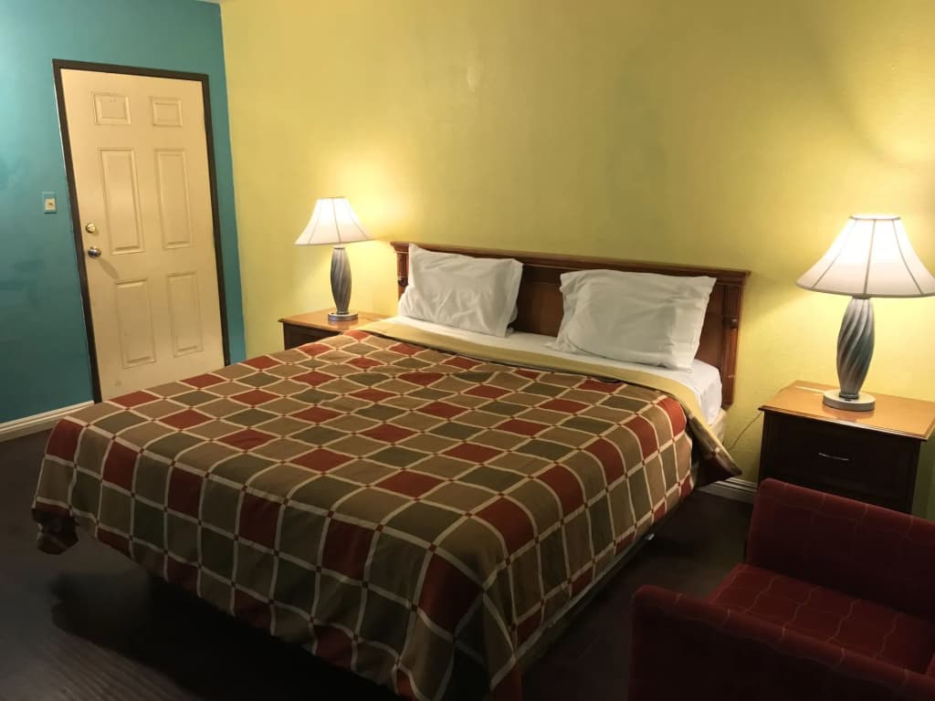 Cornett Motel - photo 2