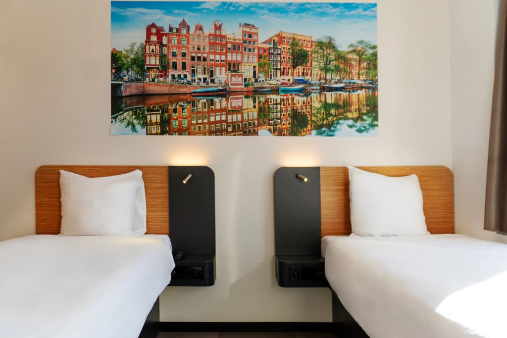 easyHotel Amsterdam Arena Boulevard - photo 6