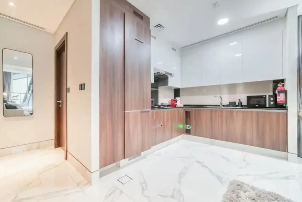 Stunning J-One Tower Studio - photo 18