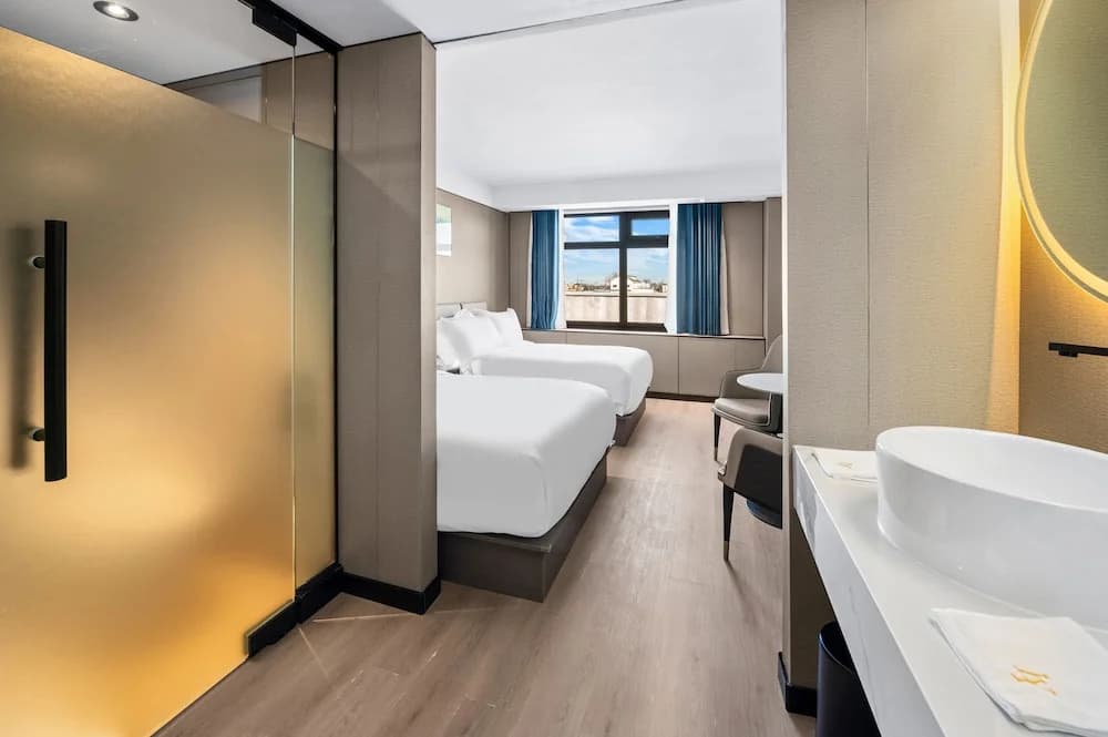 Ly New York Hotel - photo 9