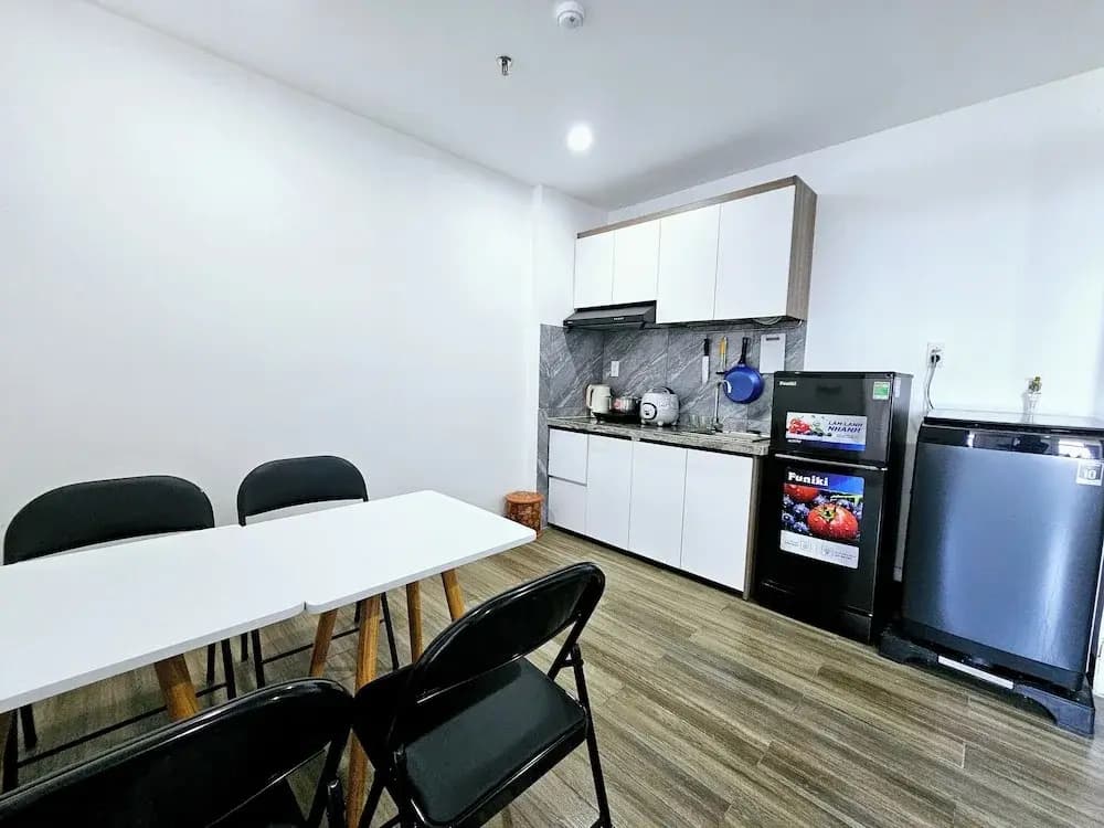 Royal Hotel & Apartment - photo 8