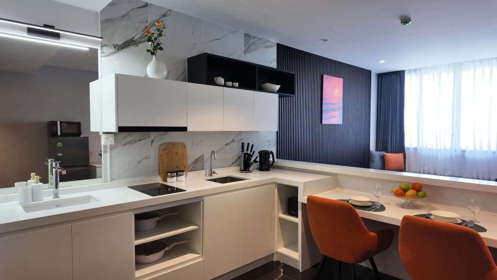 Sunset Noir Studio at Nai Harn Beach Flat - photo 5