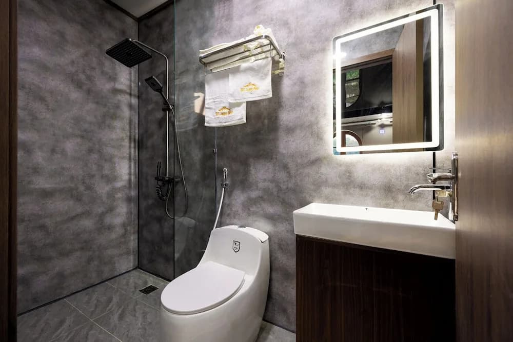 TH Luxury Hotel - photo 8
