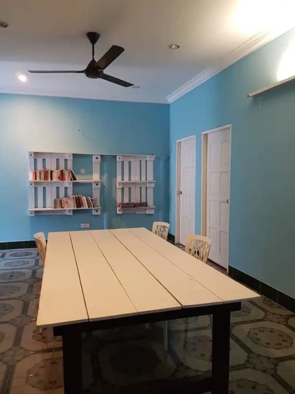 Red Eagle Bagpacker Hostel - photo 9