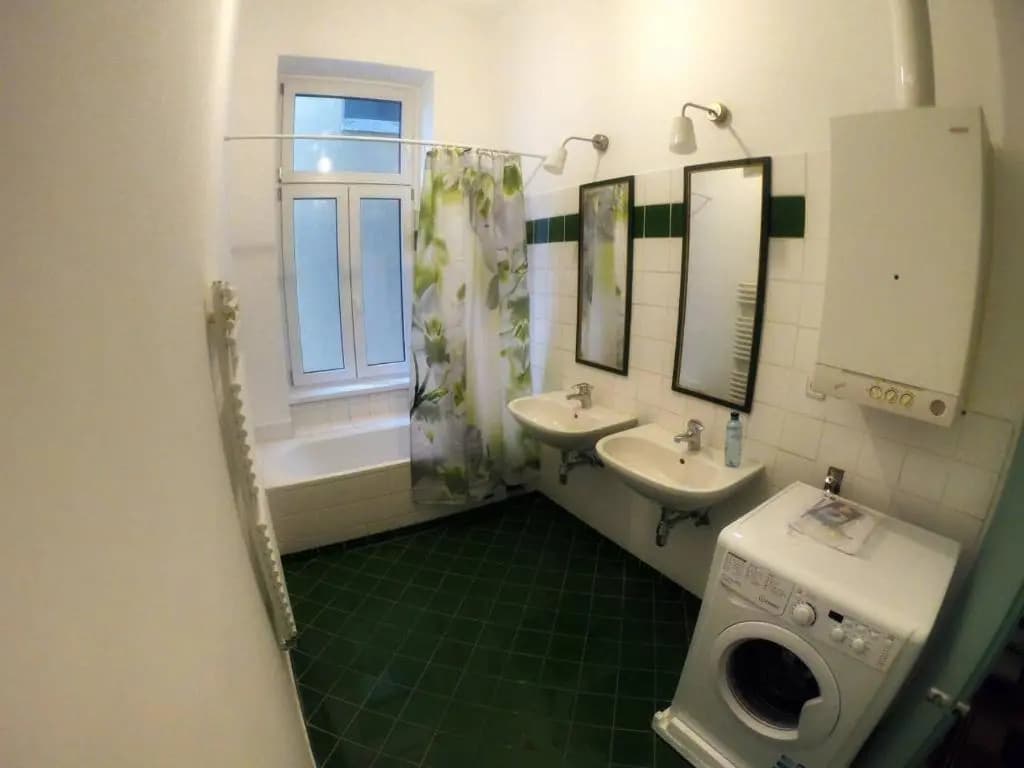 Central-Located Flat - photo 7
