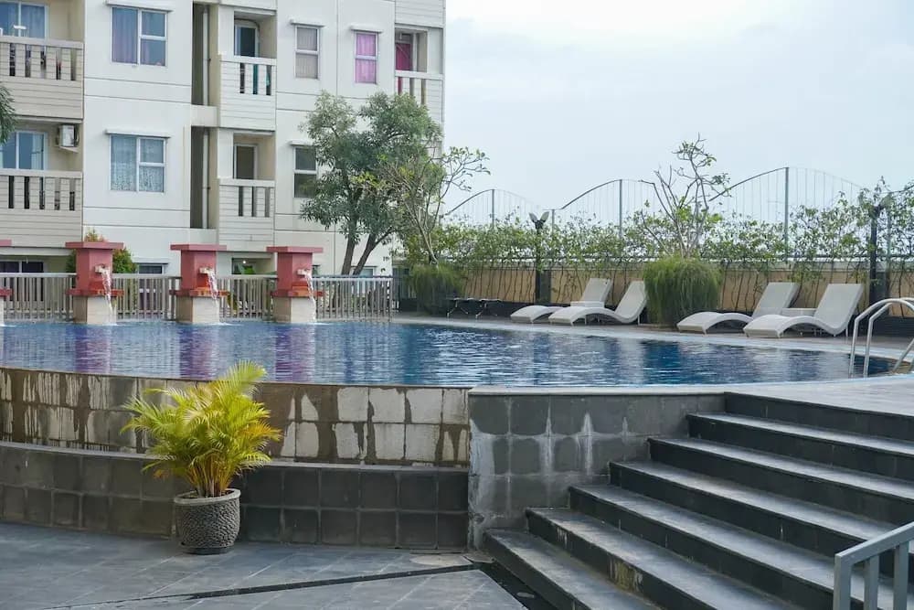 Best Spacious Studio Belmont Residence Puri Apartment - photo 8
