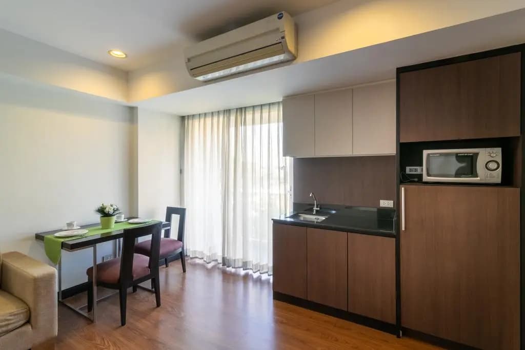Lily Hotel Bangkok - photo 33