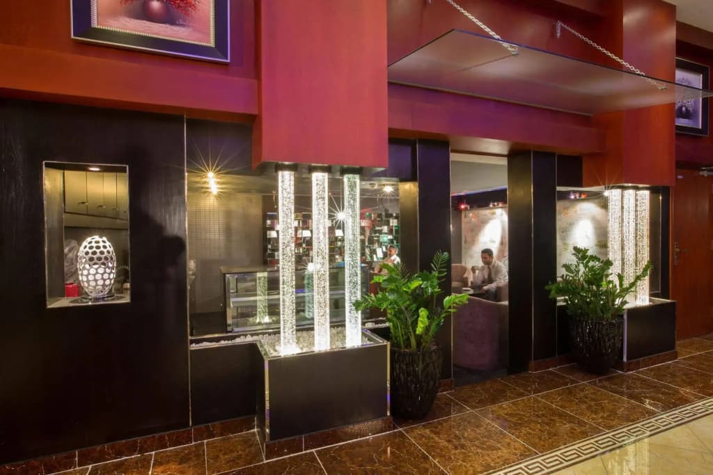 Elegance Castle Hotel - photo 2