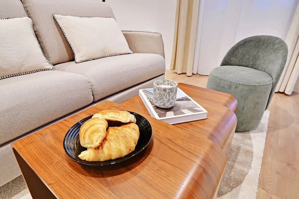 Chic and Spacious Apartment in the Heart of Paris - photo 9