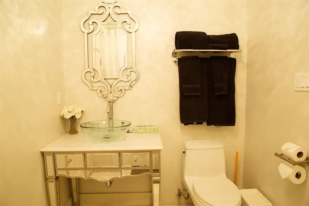Lxure Brooklyn Suites - photo 7
