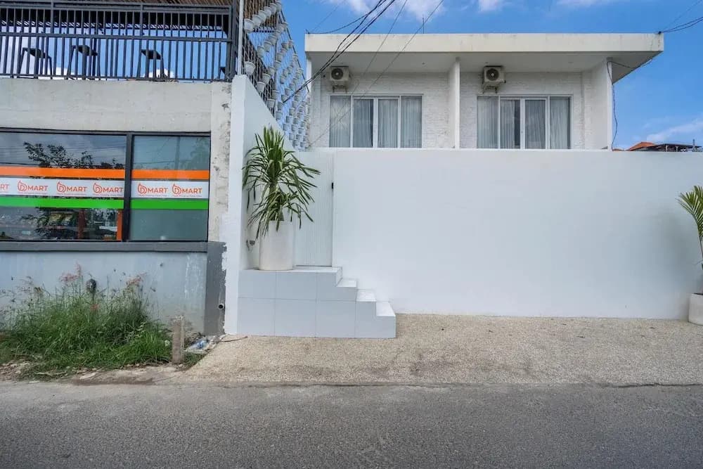 Dreamland Villa with Pool 3 min to Beach - photo 1