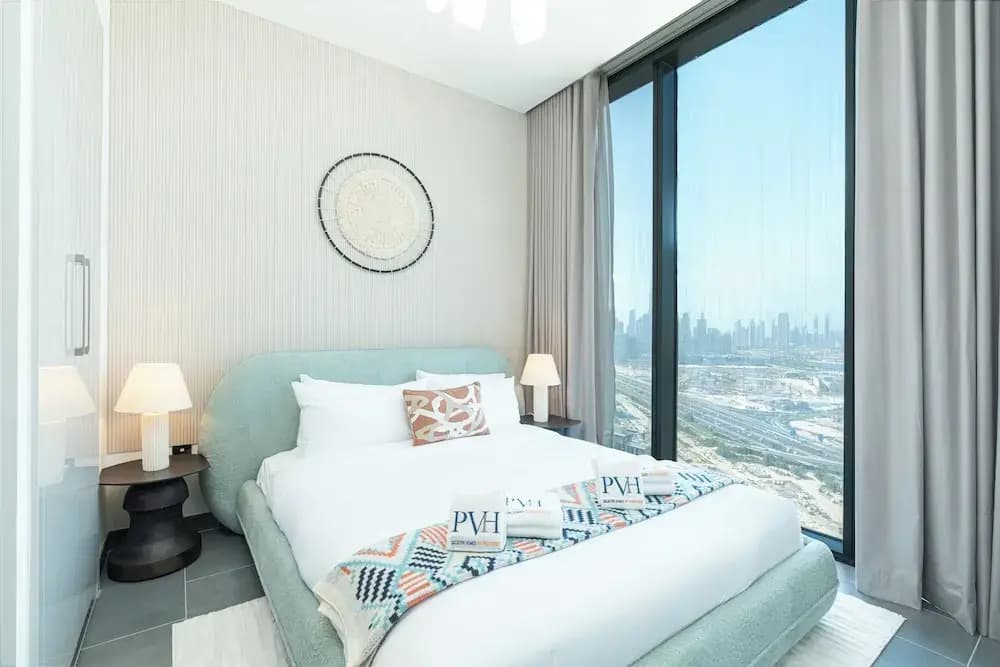 PVH - Stylish 1BR with Study - The Crest - photo 17