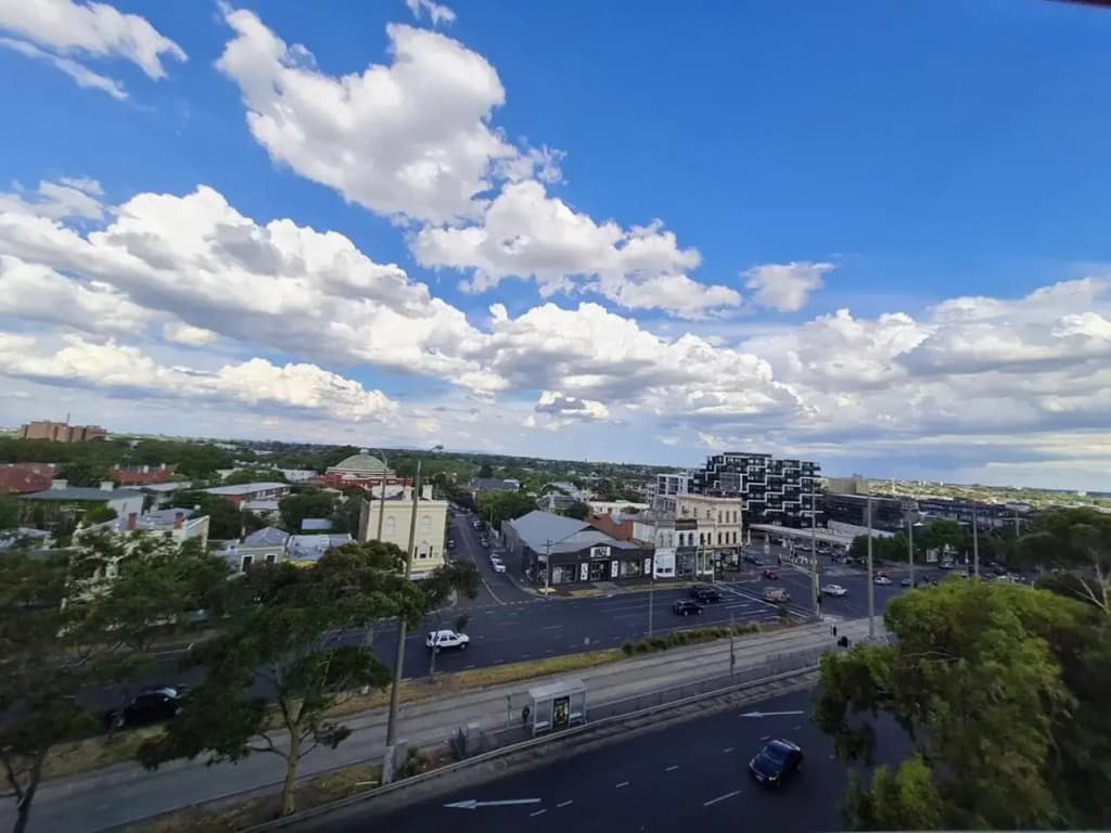 St Kilda 2BR2BA +Balcony +view+workstation+ car - photo 10