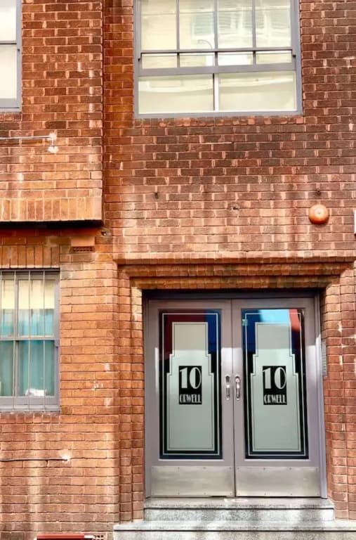 Studio Flat with Shared Rooftop Terrace - main photo