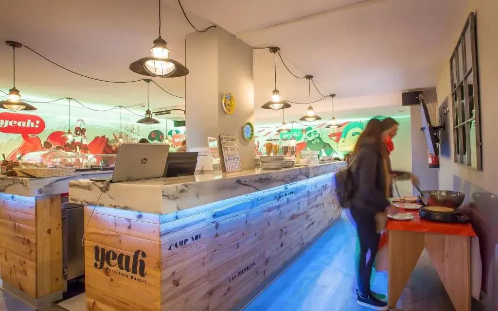 Yeah Barcelona Hostel - photo 12