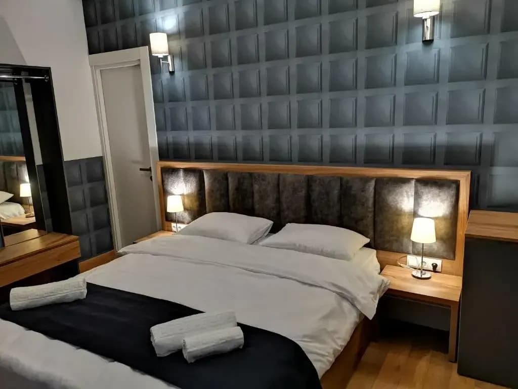 3 Rooms Hotel - photo 2