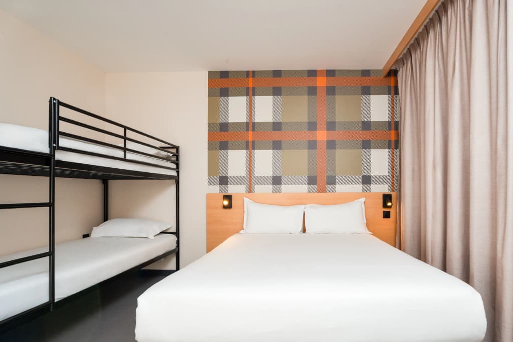 easyHotel Nice Old Town - photo 10