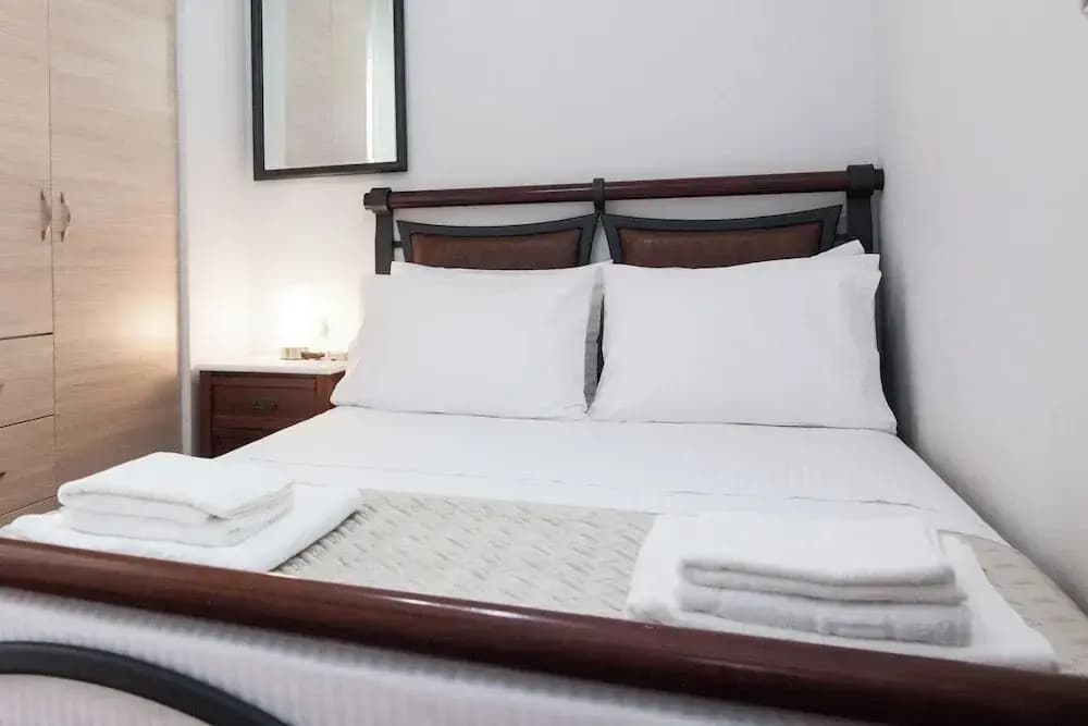 Central 2Bd Apt w Balcony by Monastiraki - photo 5