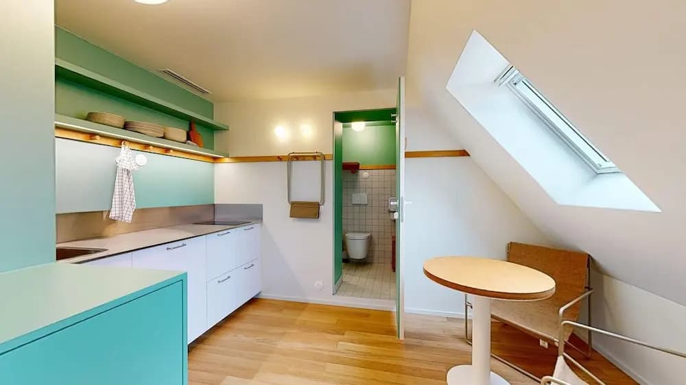 Altido Pleasant 1-bed Flat w Shared Courtyard - photo 6