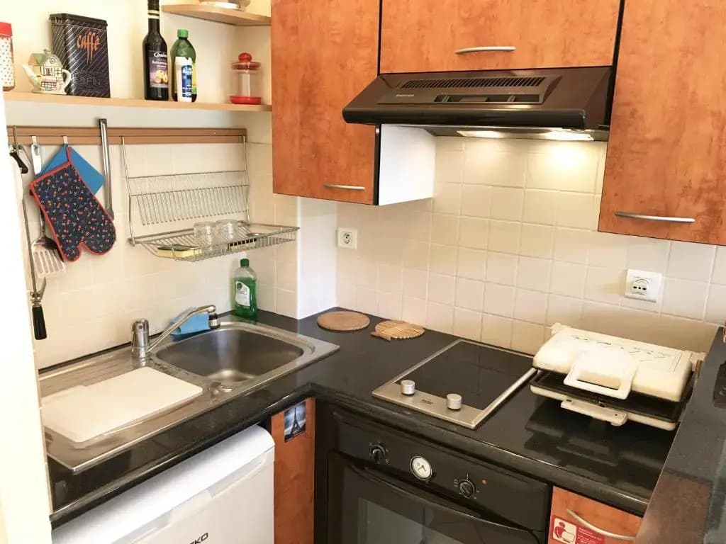 BH - 4 PEOPLE - Flat close to railway station and sea - photo 9