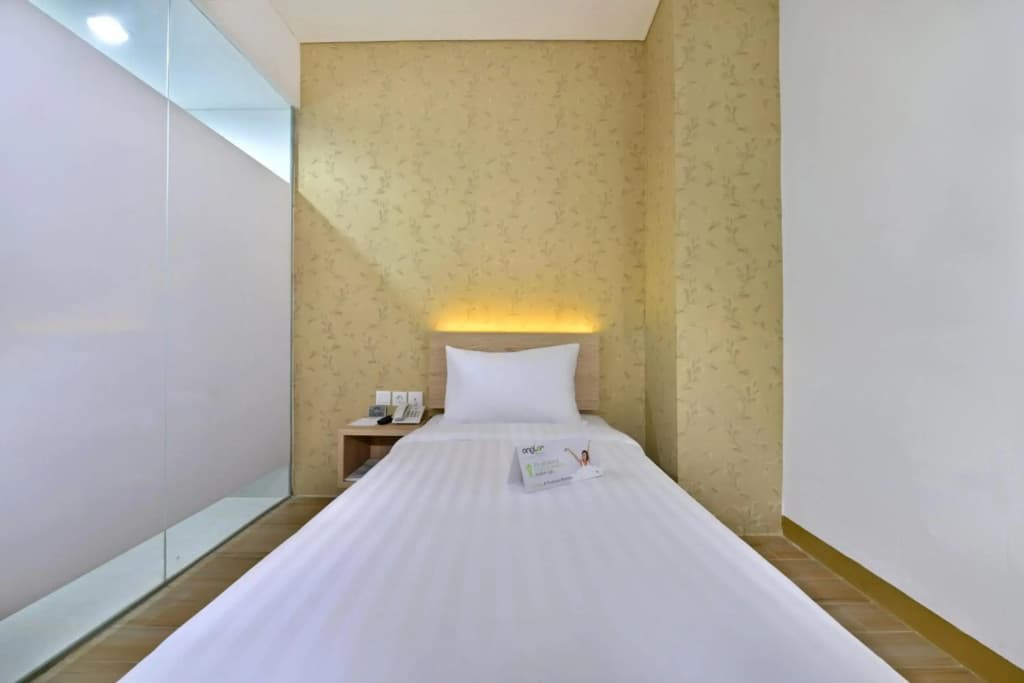 Whiz Hotel Falatehan Jakarta - photo 17