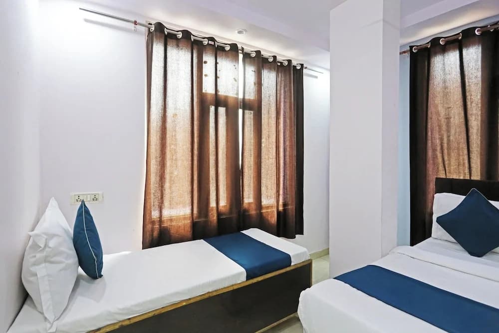 Hotel Raaso Inn Laxminagar BY Arrow - photo 2