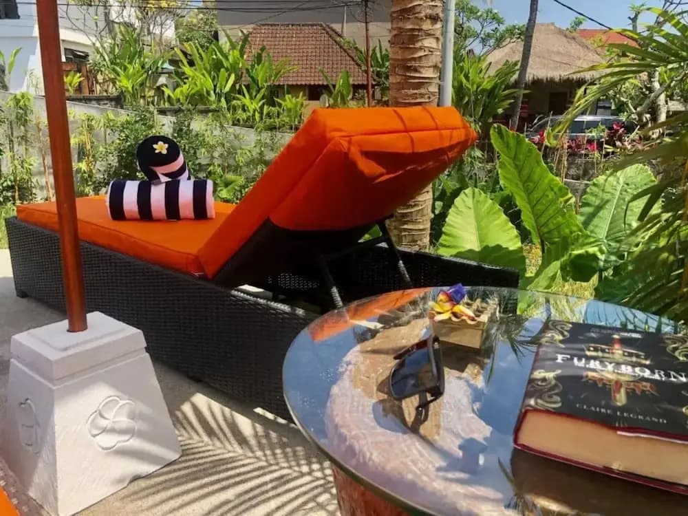 The Sender Pool Suite - photo 26