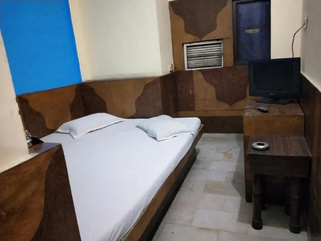 Mahesh Hotel - photo 5