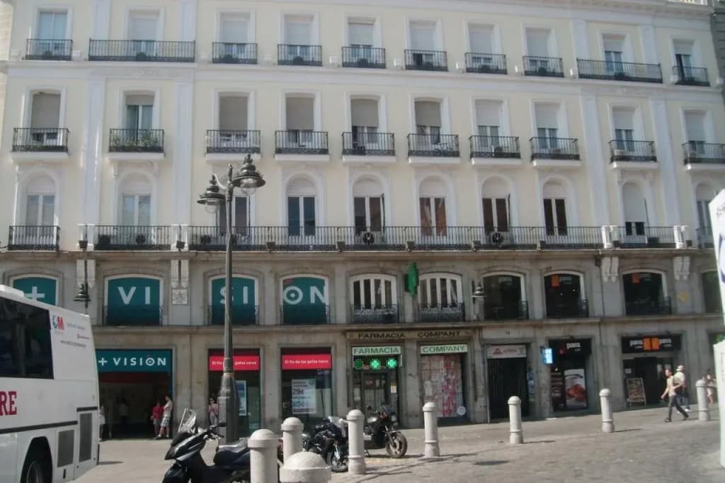 Puerta del Sol Rooms - photo 1
