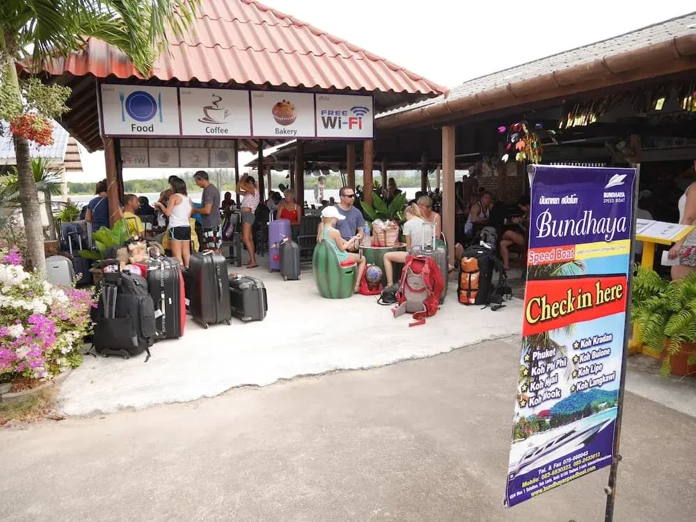 Lanta Chaolay Hostel - photo 13
