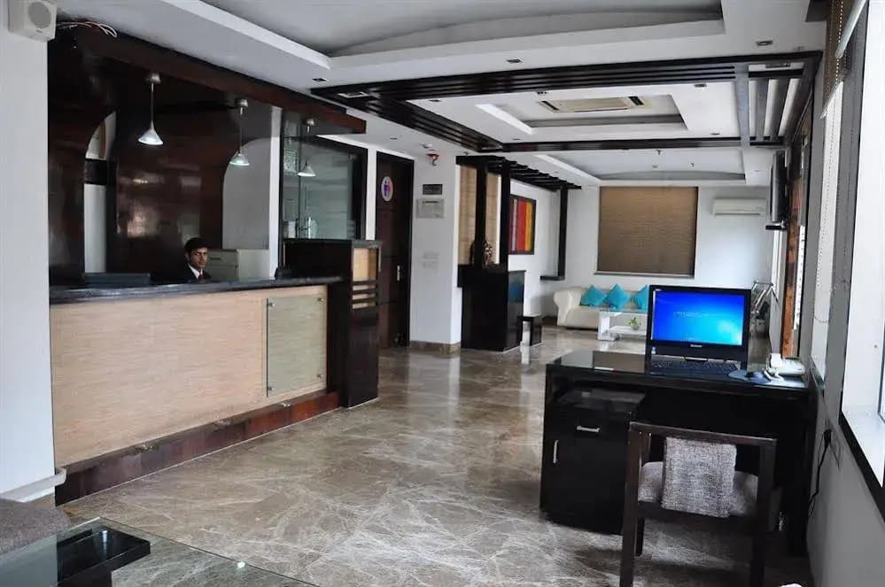 Hotel Blue Stone - Nehru Place - photo 28
