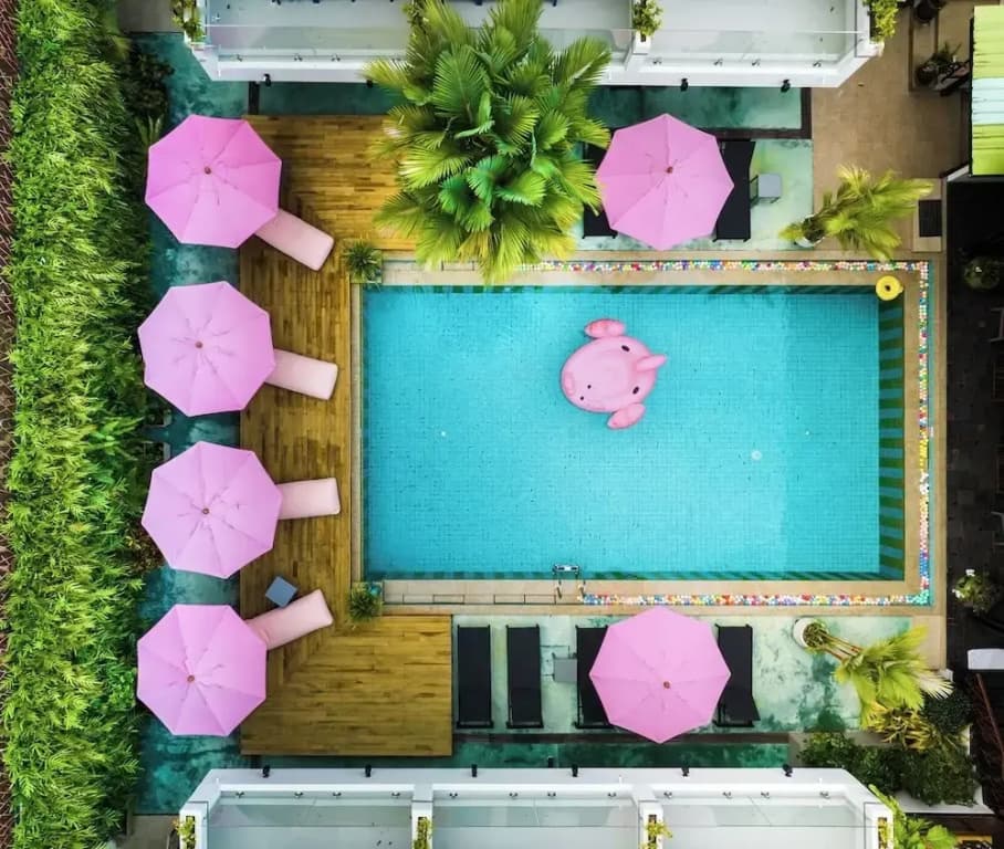 CC Bloom's Hotel - photo 19