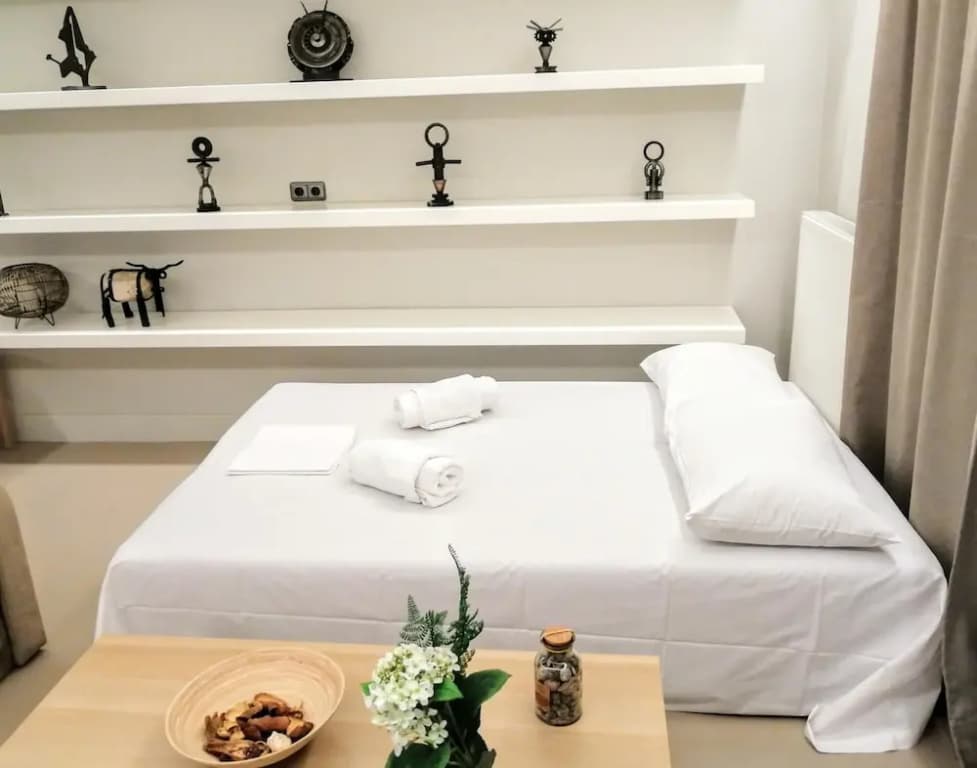 Luxurious Minimal Apartment in Acropolis - photo 16