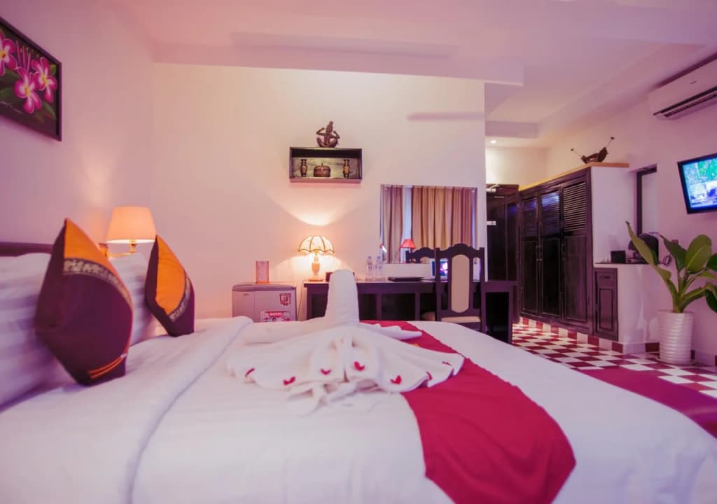 Home Boutique - photo 2