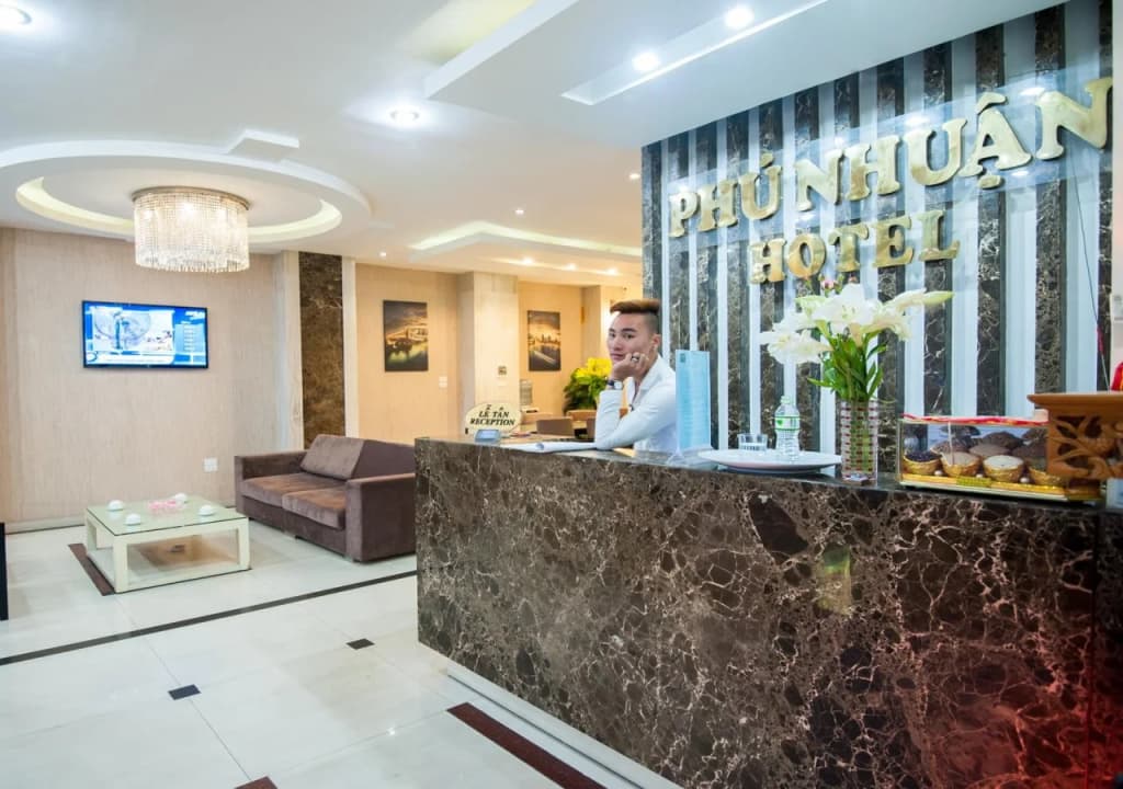 Phu Nhuan Hotel - photo 2
