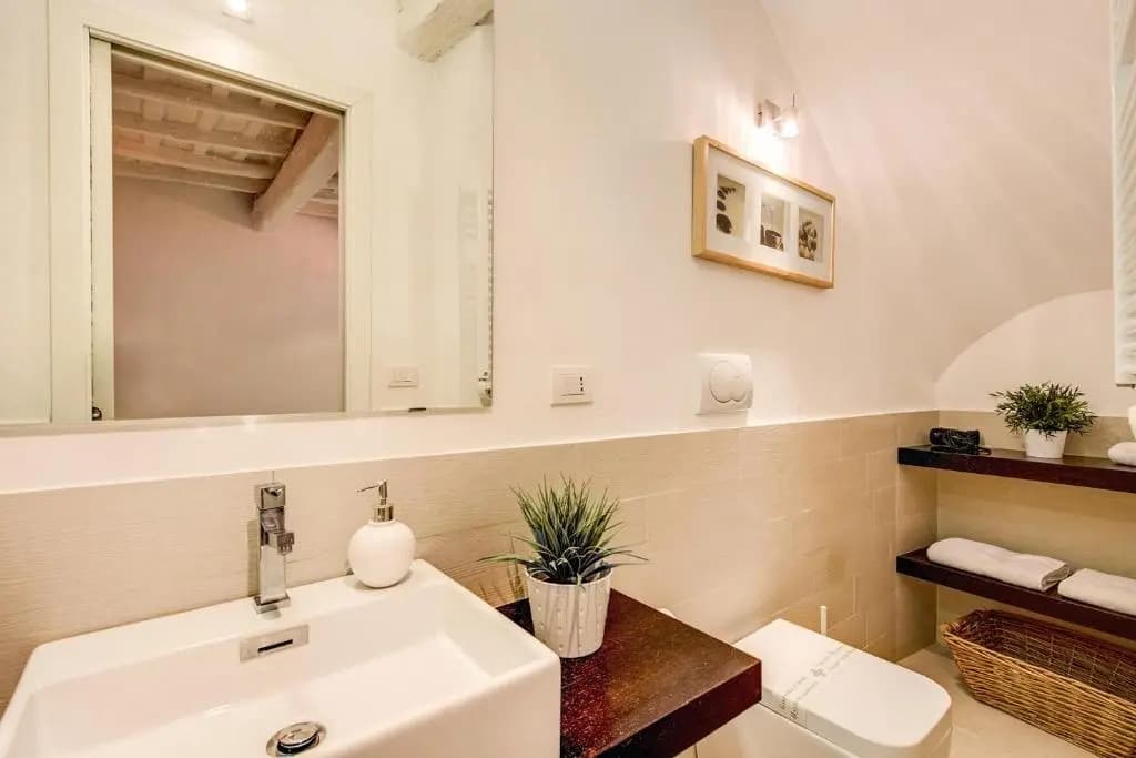 YH Jacuzzi Suite - main photo