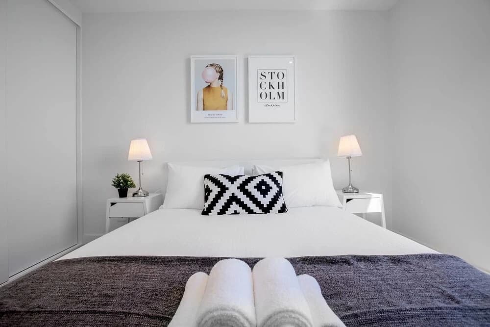 61*Boutique one-bedroom*Boxhill Central*Mall - photo 3