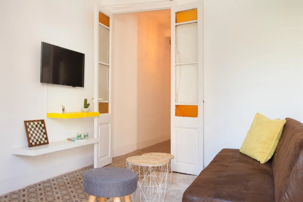 Consell Cent Apartments - photo 2