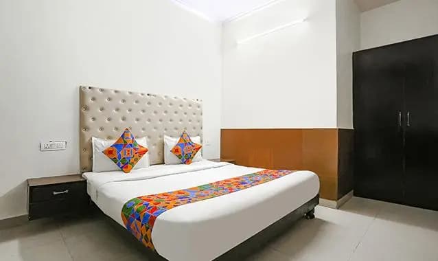 Hotel The Lazeez - photo 16