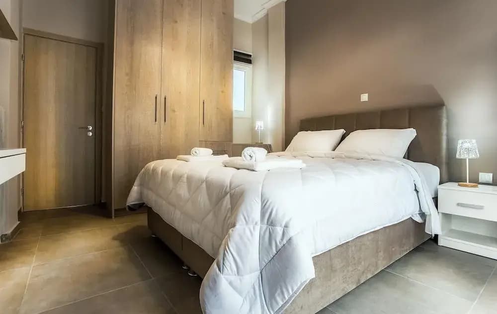 Spacious 3-Bedroom Apartment 90M From Train - photo 3