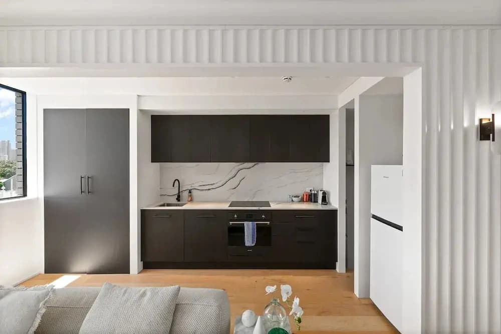 Bright 2-bed Apt With Spectacular Bridge Views - photo 4