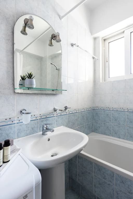 Ideal 1 BR Apartment in Petralona - photo 6