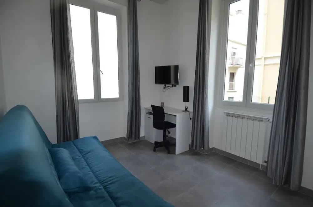 Quiet Modern Studio In The Heights Of The Port Of Nice - photo 3