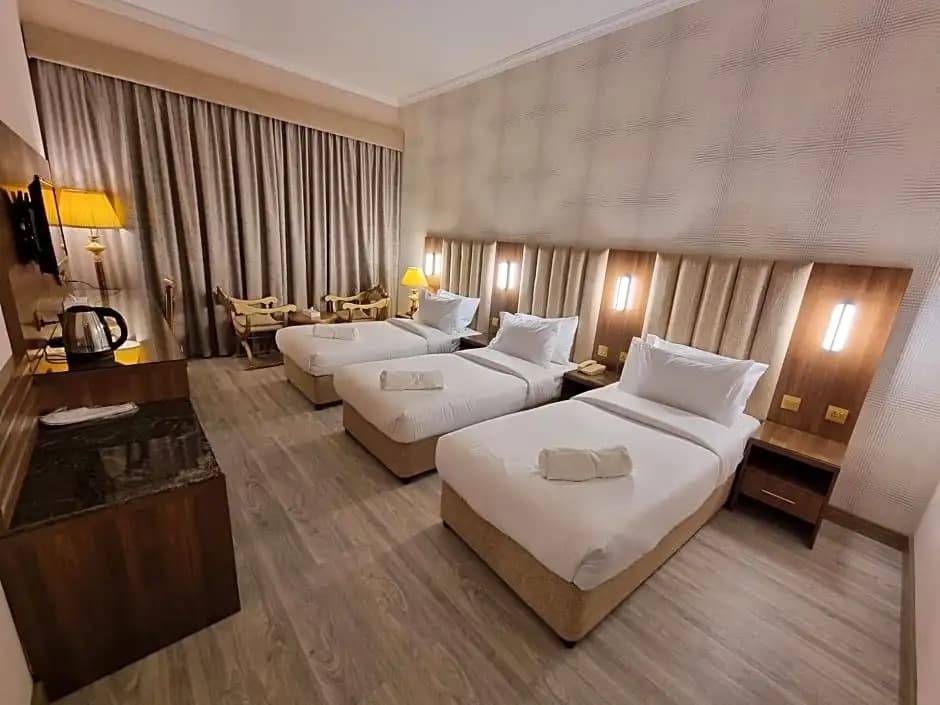 Vista Square Hotel - photo 7