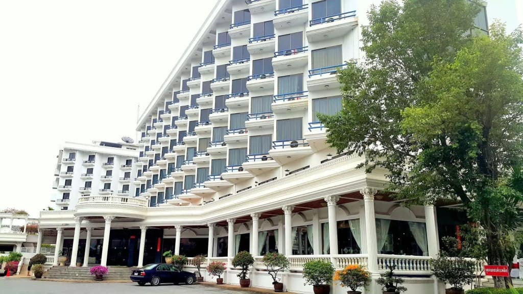 Caesar Palace Hotel - photo 1