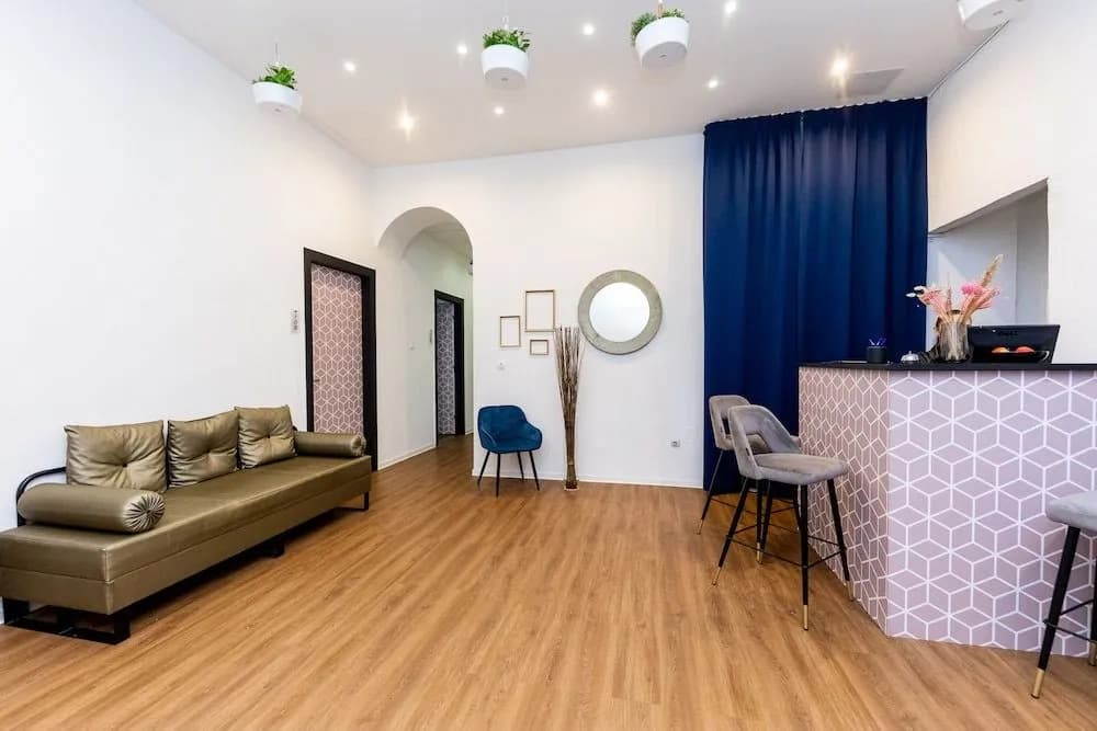 Adagio Downtown Rooms - photo 12